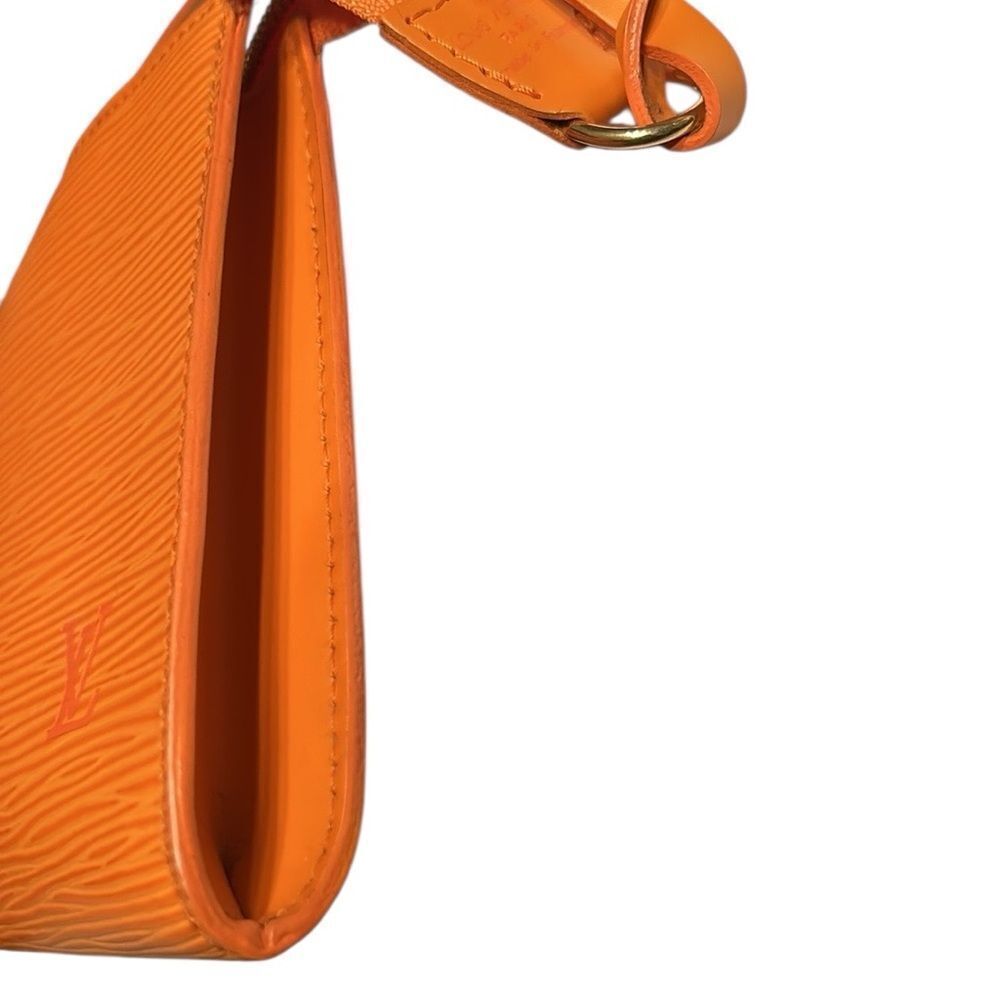 Authentic Louis Vuitton Tangerine Epi Leather Pochette. - Picture 13 of 14